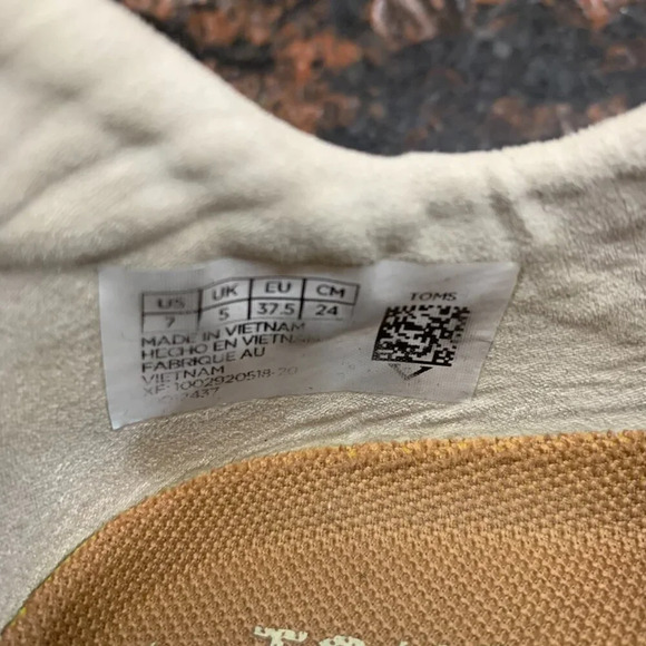 Toms sneakers, womens size 7 - Picture 6 of 8